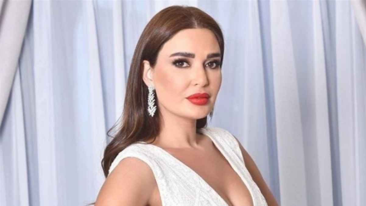 سيرين عبد النور تخطف الأضواء في زفاف ابن شقيقتها - صور