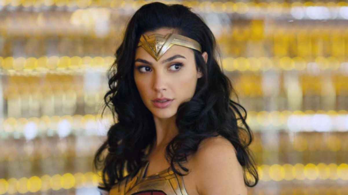 غال غادوت بطلة "سنو وايت" تتضامن مع المطالبين بوقف الحــرب على غــزة