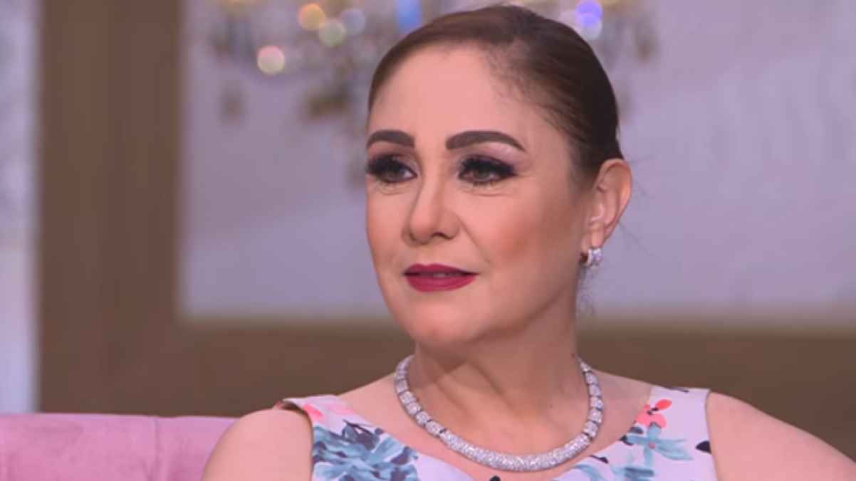 "مهرجان الإسكندرية" يكرم شيرين تقديراً لمسيرتها الفنية
