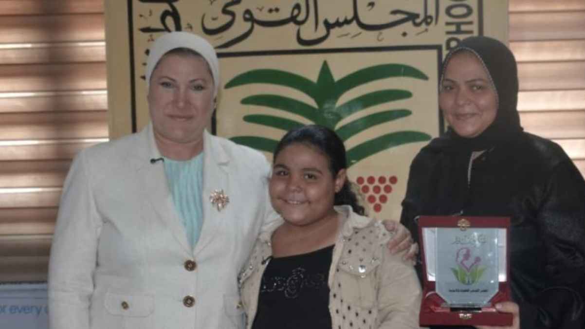 هايدي الطفلة التي أبهرت العالم.. خمس جنيهات ودرس في الإنسانية - فيديو