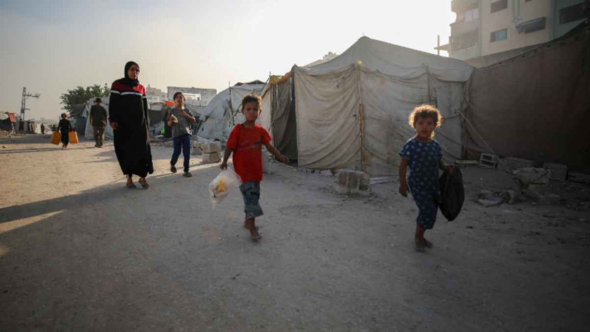 من اللعب إلى الطوابير.. يوميات قاسية لأطفـال غـزة المحاصرين