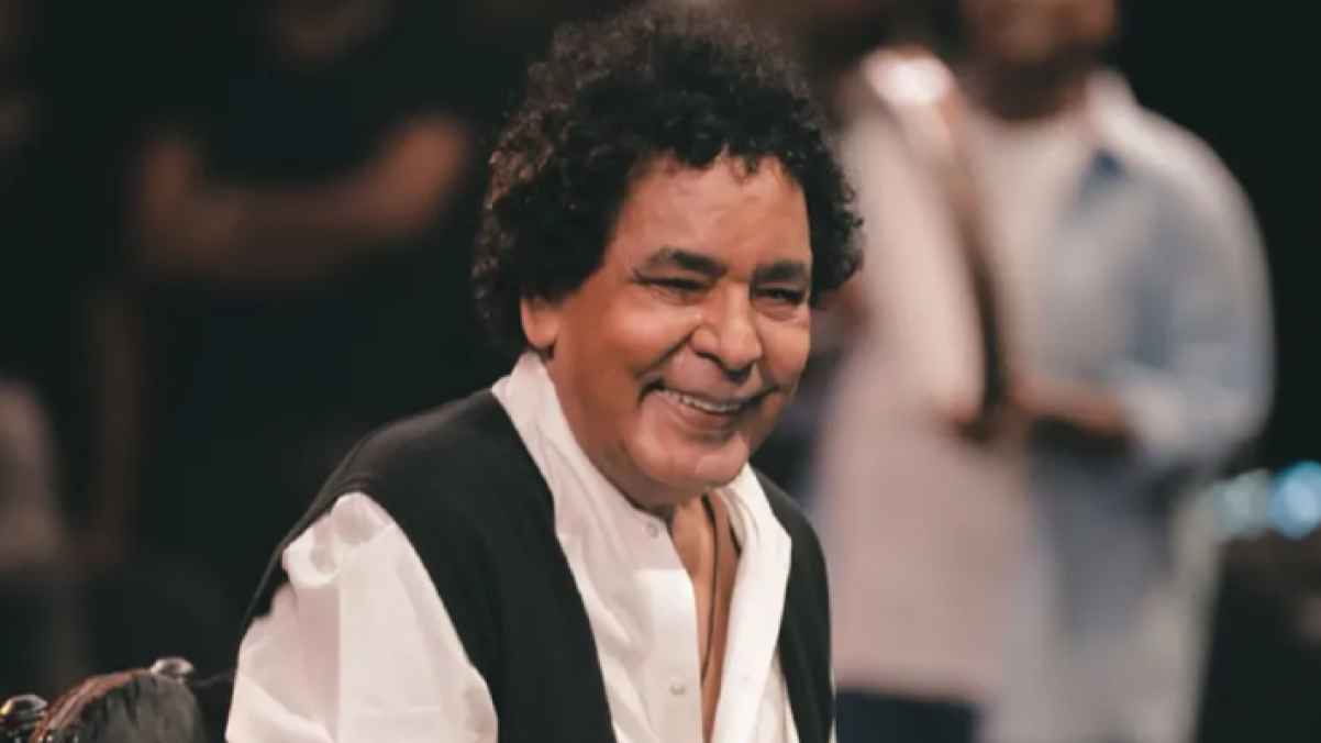تداول "تدهور حالة محمد منير الصحية" ومصادر توضح