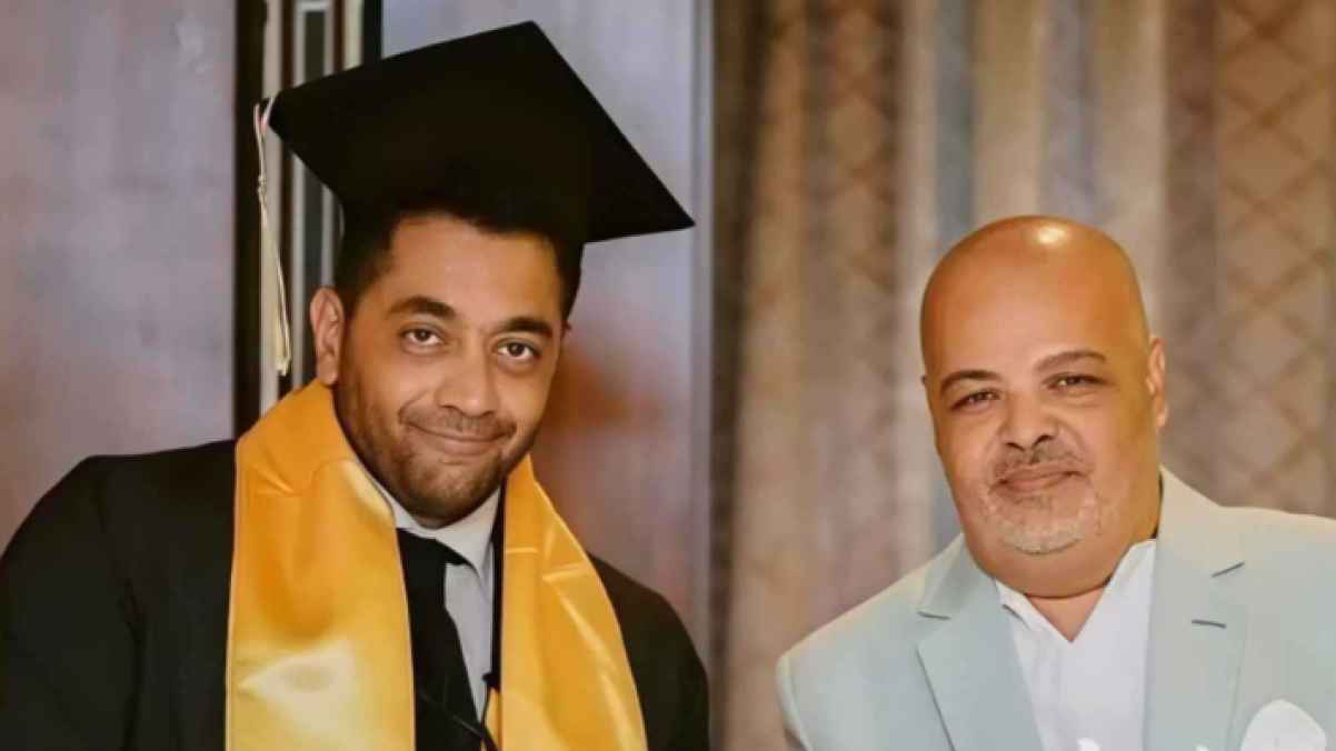 "منح الدكتوراه الفخرية لأحمد فلوكس" يثير الجدل والجامعة البريطانية تصدر بيانا "صادما"