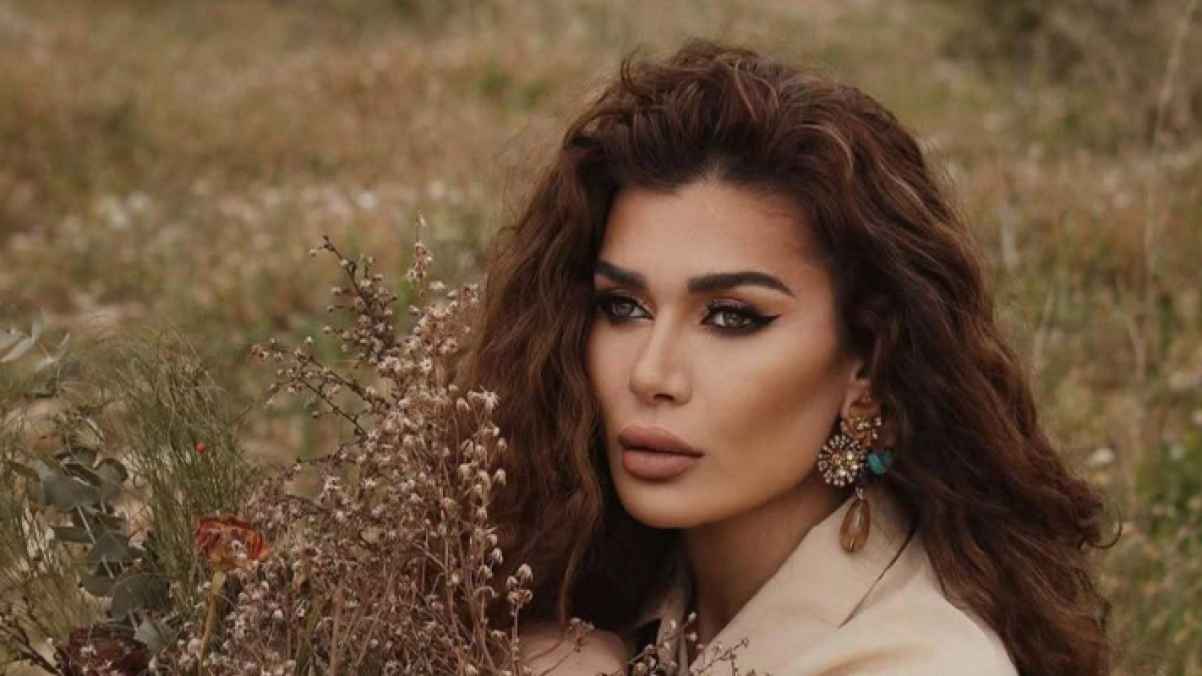 بعد تسجيلات مستفزة… نادين الراسي تقدم اعتذارها لفضل شاكر ونجله