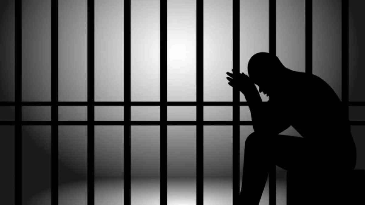 أنهى حياة صديقه بدم بارد .. محاكمة ممرض تشعل مواقع التواصل في الأردن
