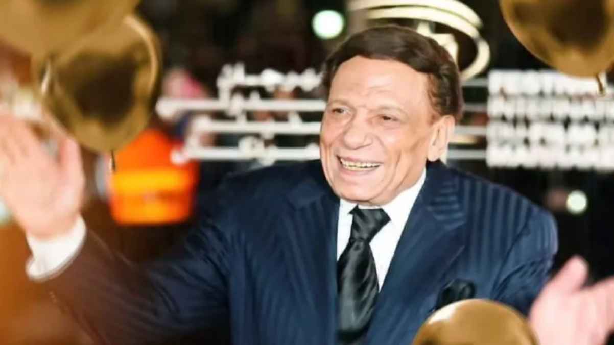 عادل إمام يفاجئ الجميع بأحدث ظهور بإطلالة دافئة