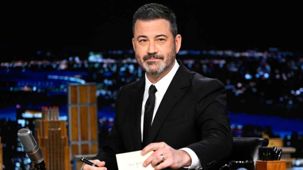 بعد زيادة الضغوط .. جيمي كيميل يعود للشاشة