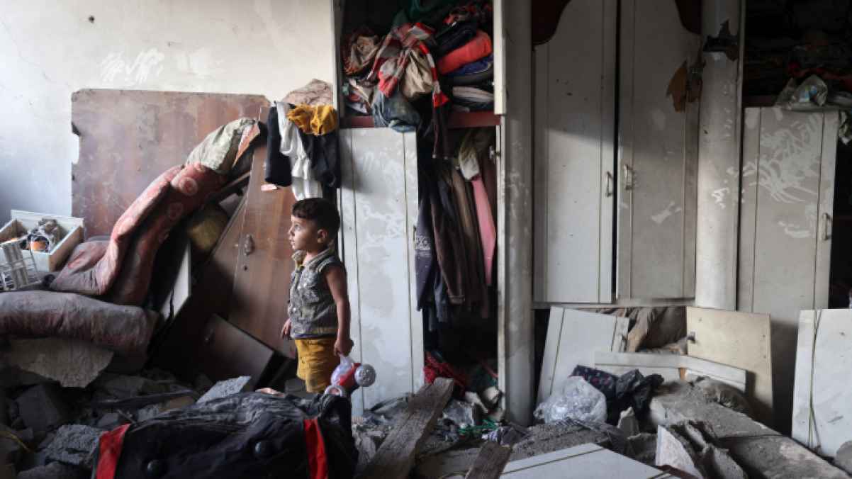طفولة تحت الركام.. حلم العودة إلى فناء الزيتون