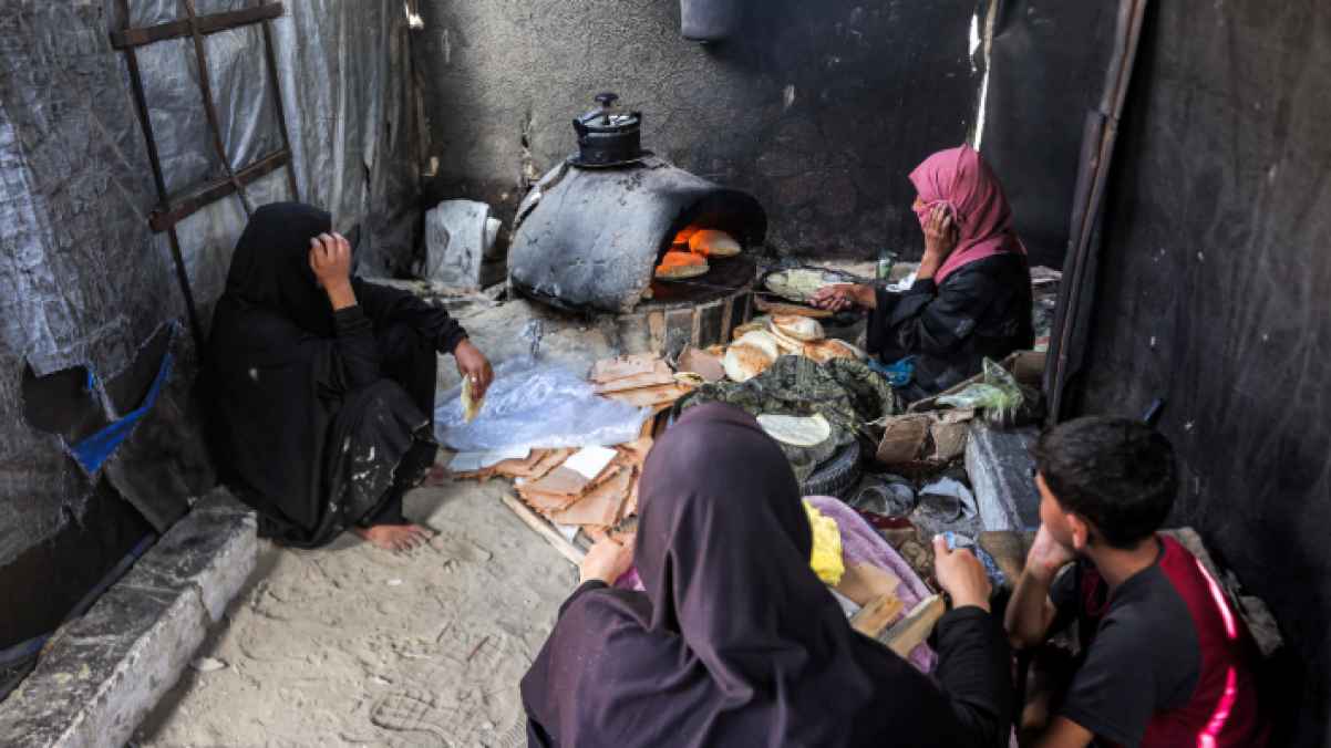 Here is Gaza… the Bread of Dignity Rises from the Hunger of the Siege