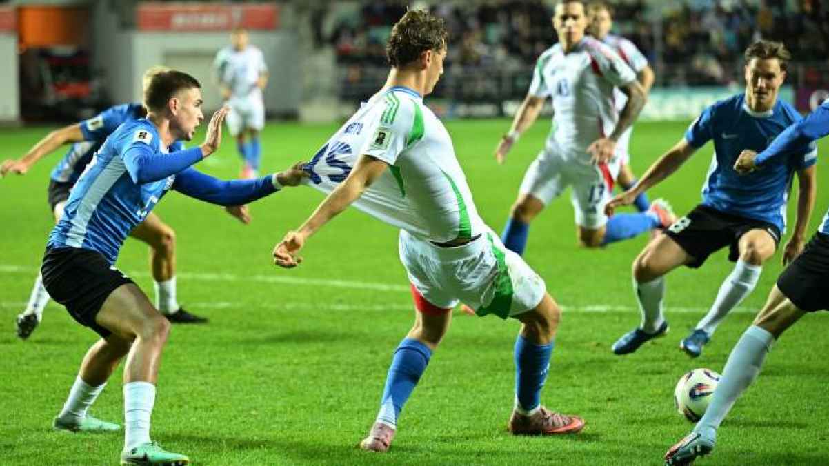 إيطاليا تواصل انتصاراتها وتتغلب على إستونيا بثلاثية رغم خطأ دوناروما