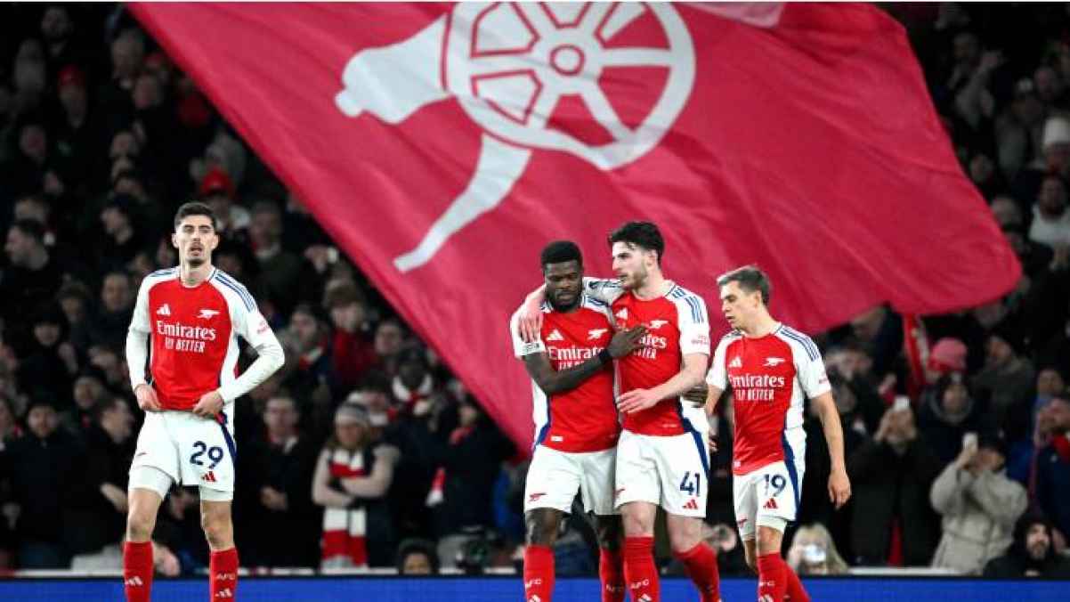 آرسنال المتوهج يستضيف أتلتيكو مدريد في قمة بدوري الأبطال