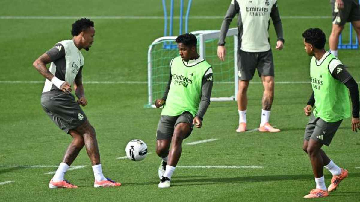مفاجأة  في دفاع ريال مدريد لمواجهة برشلونة في الكلاسيكو