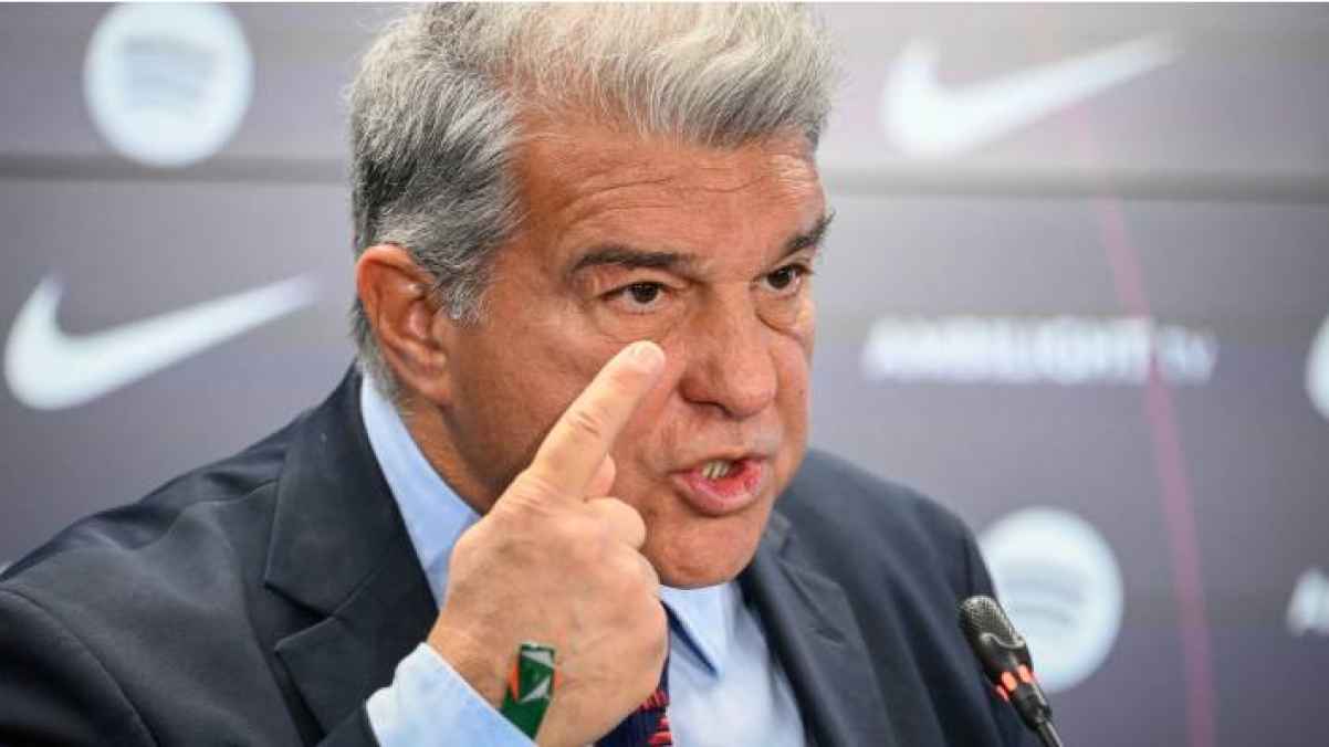 لابورتا يستدعي فليك ولامين يامال لاجتماع مغلق طارئ