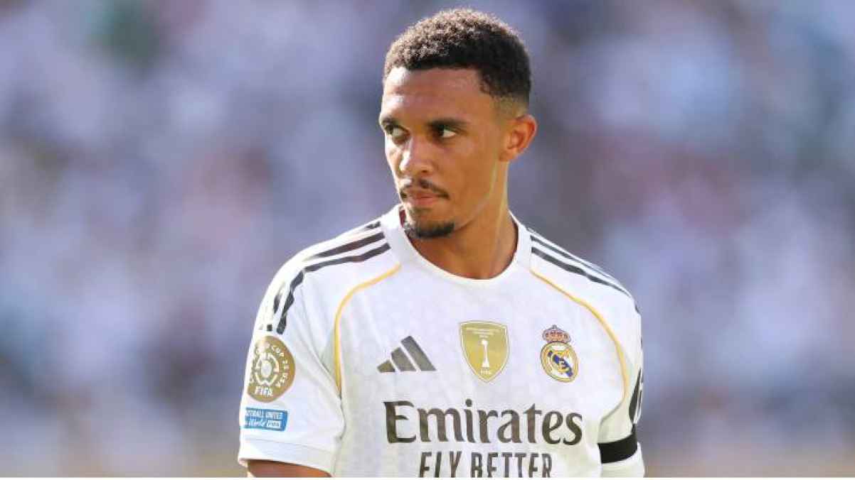 كيف تسببت صعوبات أرنولد في "أزمة مركز" لفالفيردي في ريال مدريد