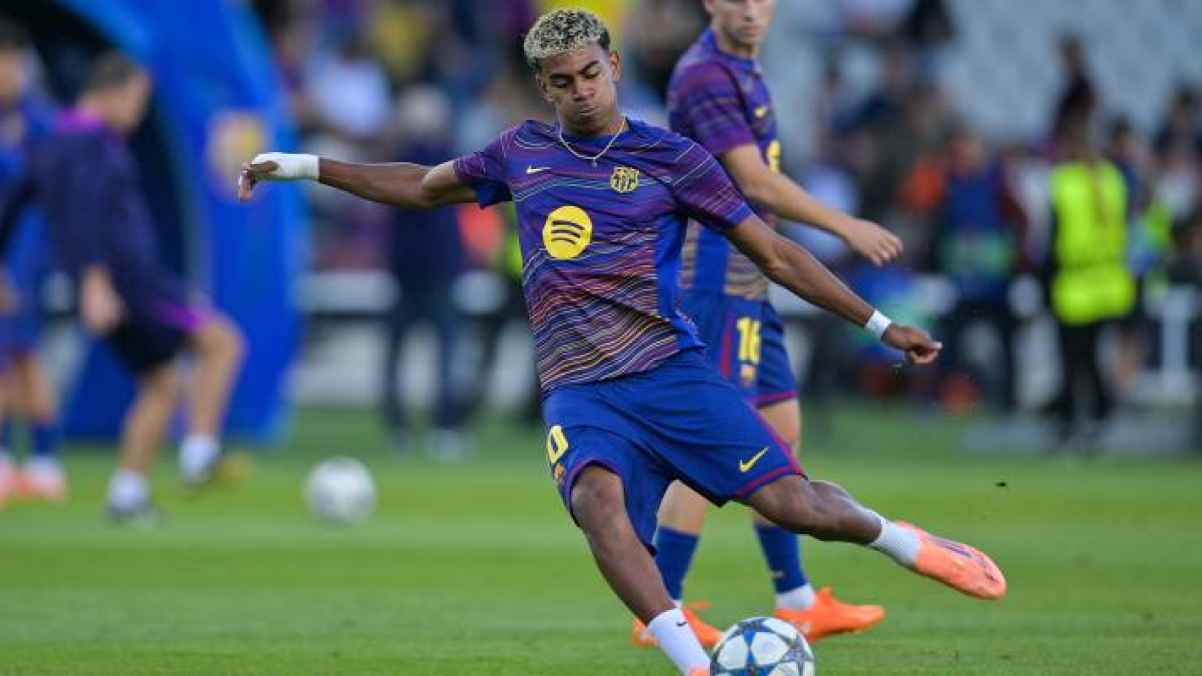 فليك يدعم يامال ويستعين بليفاندوفسكي لنسيان الكلاسيكو