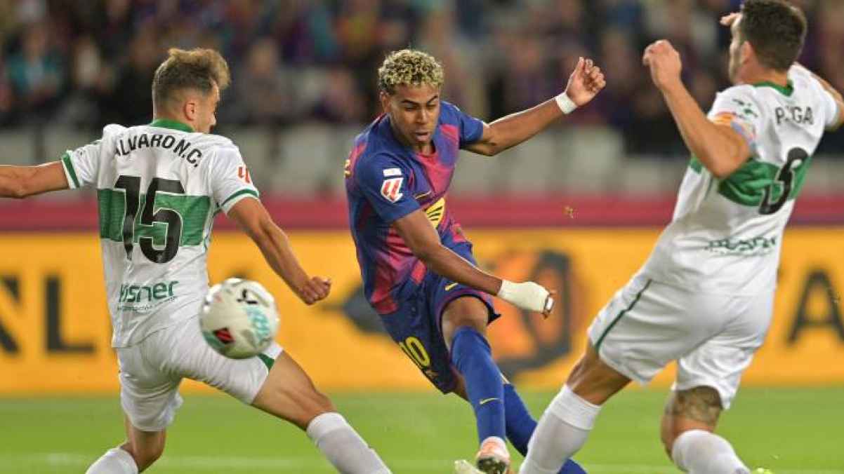 بعد خسارة الكلاسيكو.. برشلونة يستعيد توازنه بثلاثية في مرمى إلتشي بالدوري الإسباني