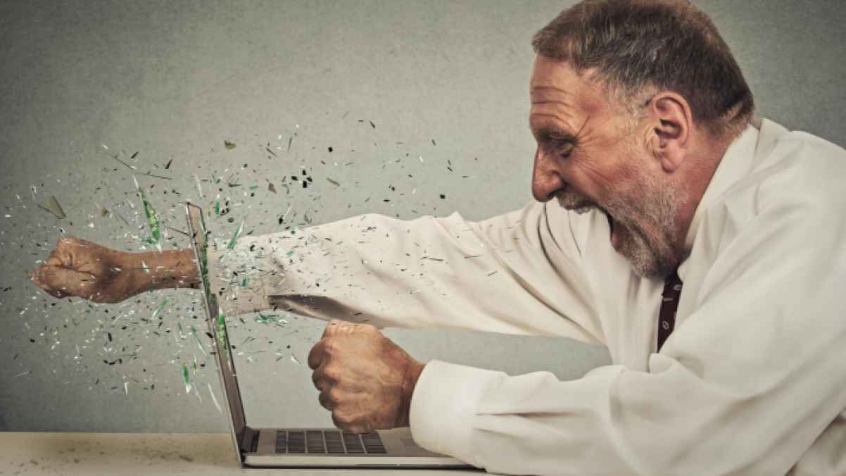 مصر.. ضبط رجل يرفض إعادة أموال حُوِّلت إليه بالخطأ