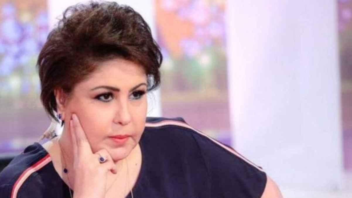 صدمت متابعيها.. فجر السعيد تسافر إلى ألمانيا للعلاج