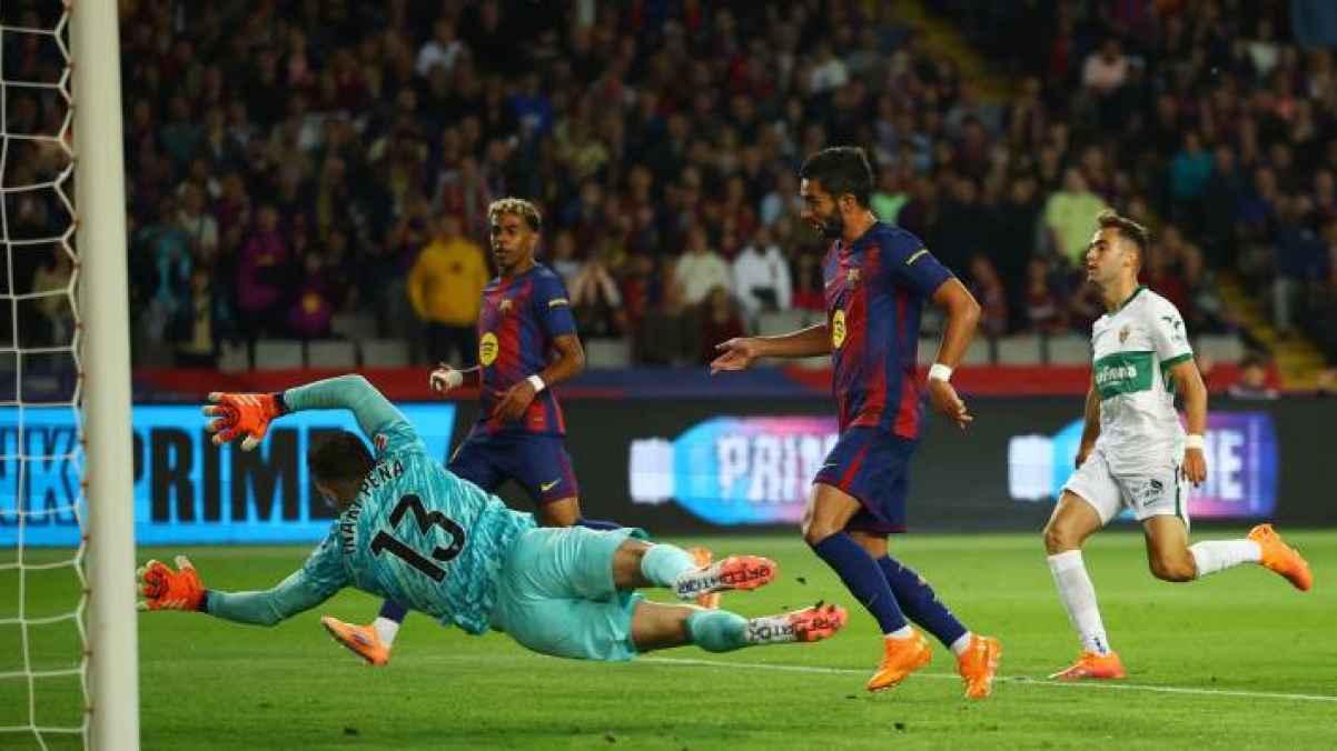 برشلونة يصر على حرق الأموال.. المسمار الأخير في نعش لابورتا الإقتصادي