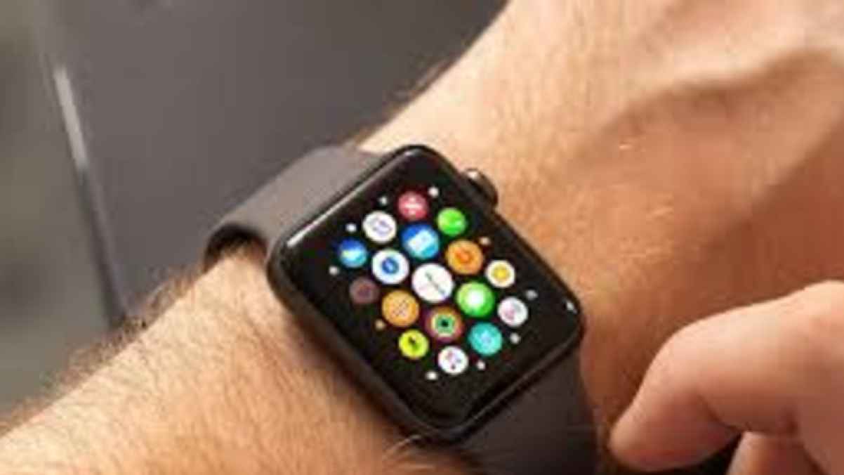 واتساب يطلق تطبيقًا جديدًا لساعات "أبل"