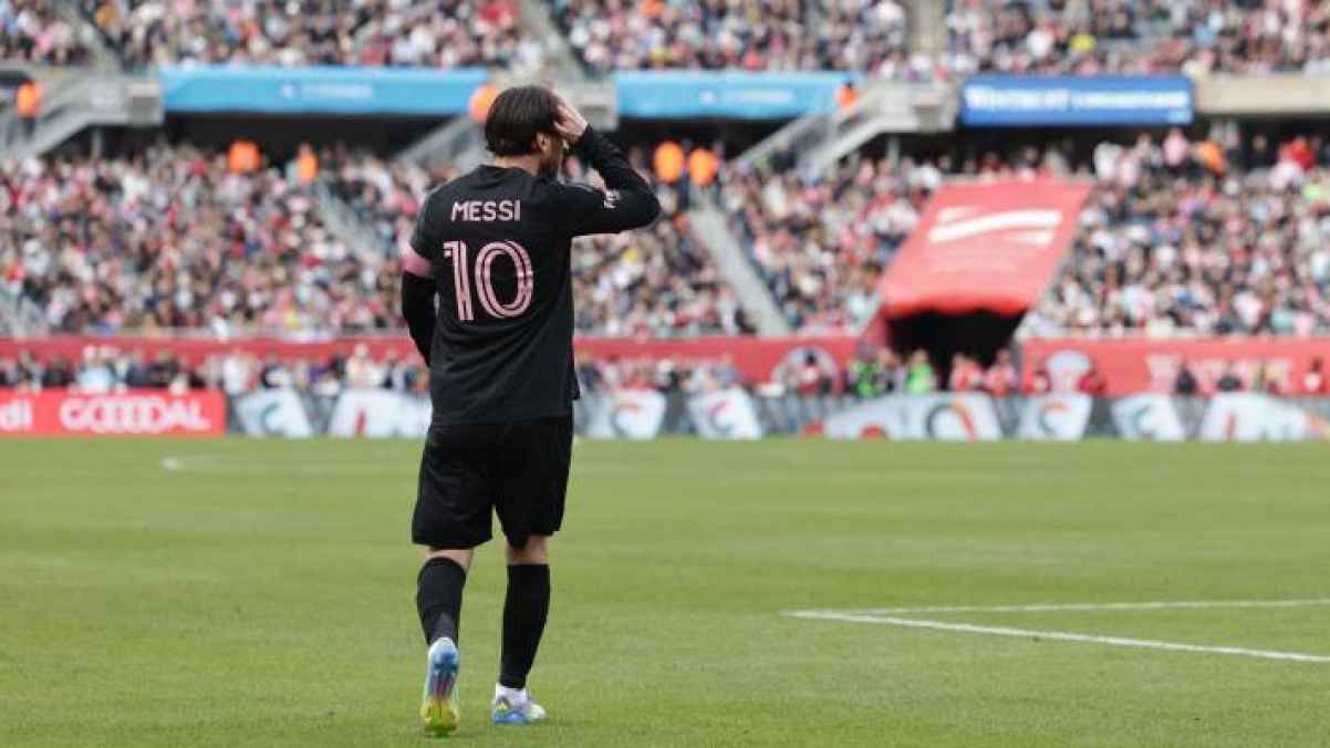 شبح الموسم الصفري يطارد النجم الأرجنتيني ليونيل ميسي