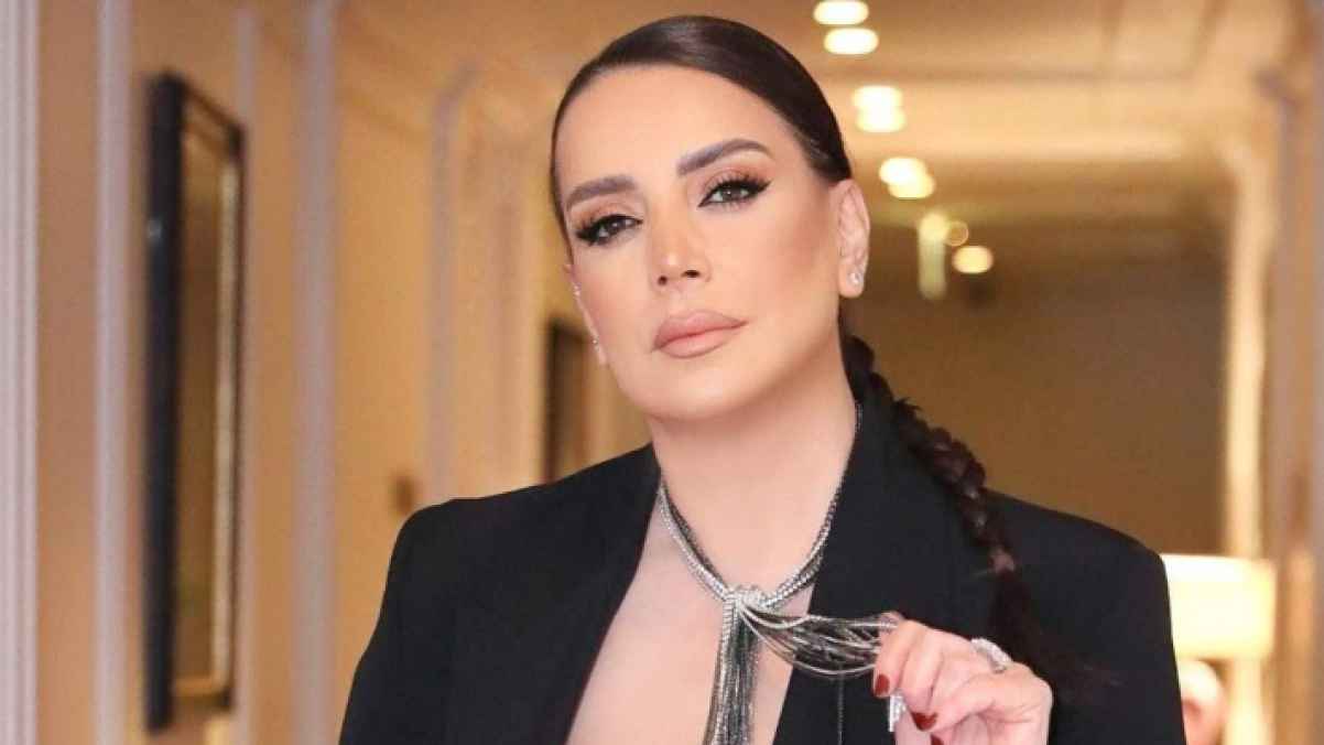 شكران مرتجى توثق أداء مناسك العمرة