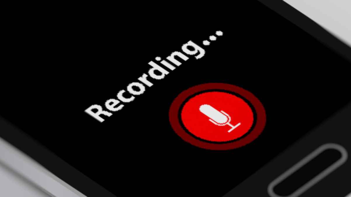 حبس فنانة كويتية على ذمة قضية تسجيل صوتي مثير للجدل