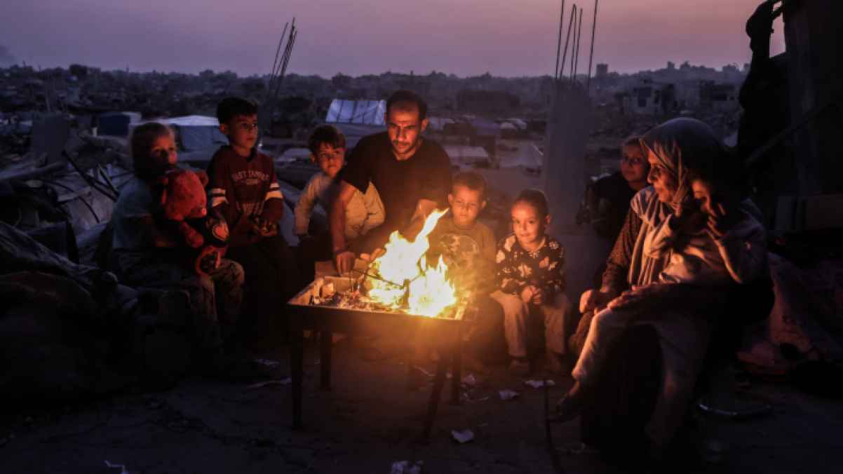 Family Warmth Amid the Ruins of War… Humanitarian Glimpses from Besieged Gaza