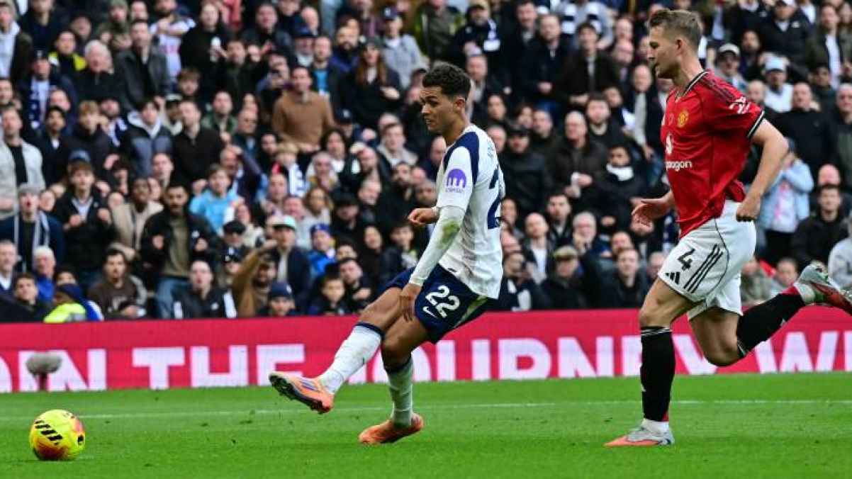 Killer injury time madness decides Tottenham vs. Manchester United clash