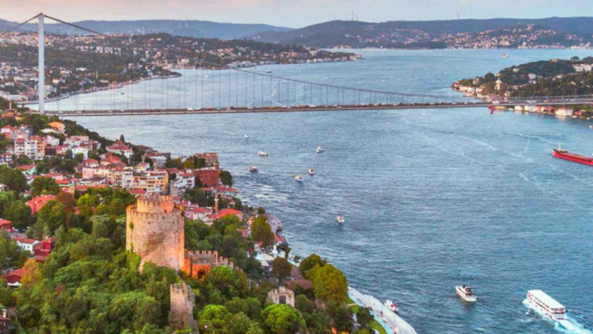 إخلاء فندق في إسطنبول بعد وفاة عائلة