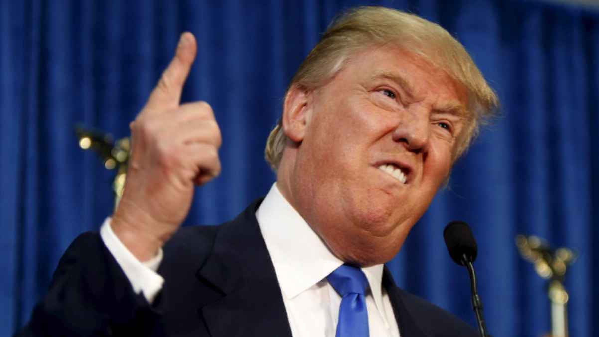 ترمب يقتحم حفل زفاف ويتحدث عن طريقه إلى الجنة