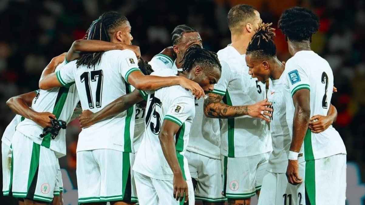 حارس جاء من الحلم.. قرار غيّر مصير نيجيريا في ثوانٍ