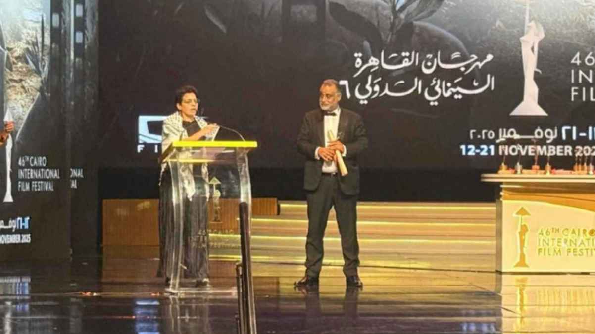 الفيلم "ضايل عنا عرض" يفوز بجائزة الجمهور في مهرجان القاهرة السينمائي