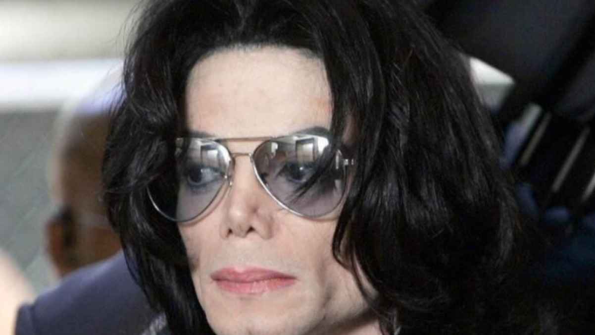 تفاصيل جديدة وصادمة في تقرير تشريح مايكل جاكسون