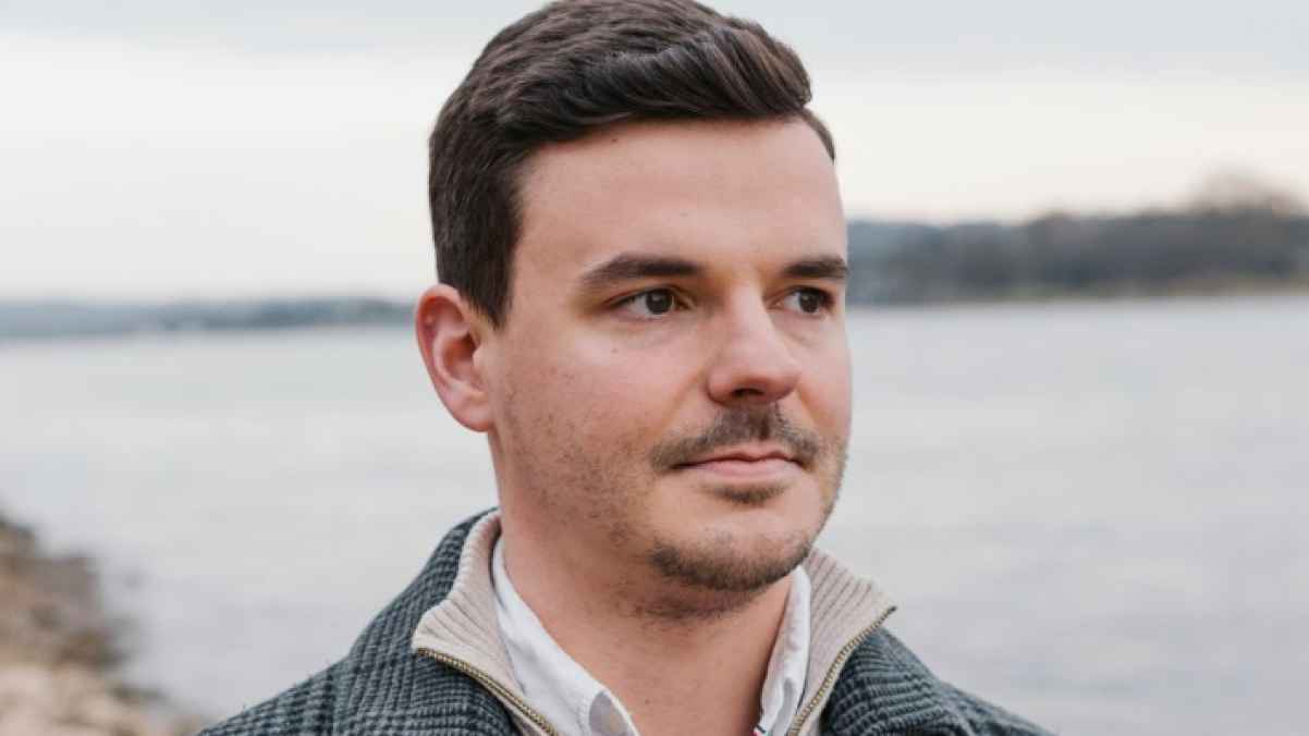 وفاة نجم "يوتيوب" شاب وسط صدمة محبيه