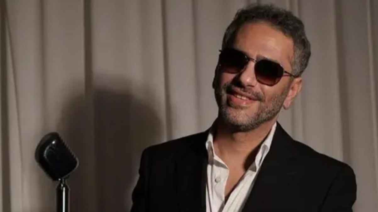 الكشف عن سبب ارتداء فضل شاكر "النظارات الشمسية" باستمرار