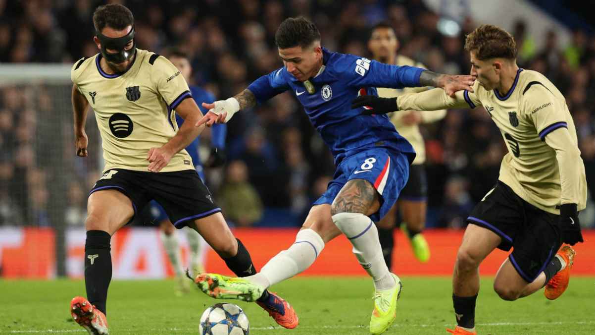 تشيلسي يكتسح برشلونة بثلاثية نظيفة ويُعمّق جراحه أوروبياً