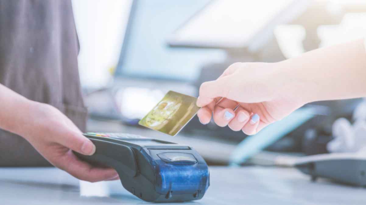 شجار عائلي حول بطاقة ائتمانية يؤجل حفل زفاف