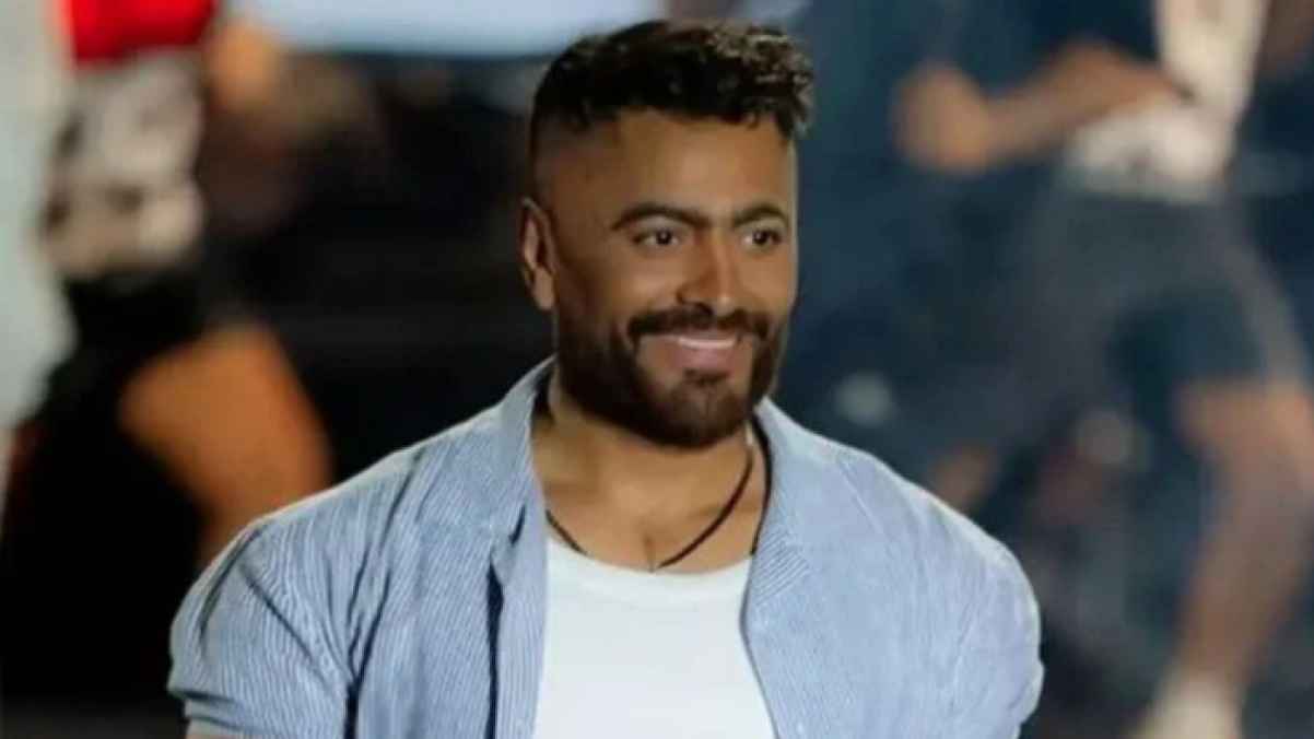 تامر حسني يوضح حقيقة "خطأ طبي" بعد عملية جراحة الكلى