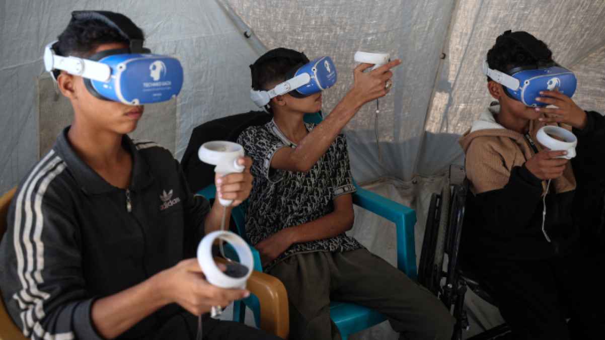 When Reality Fails… A Virtual World Heals the Broken Spirits of Children – Photos