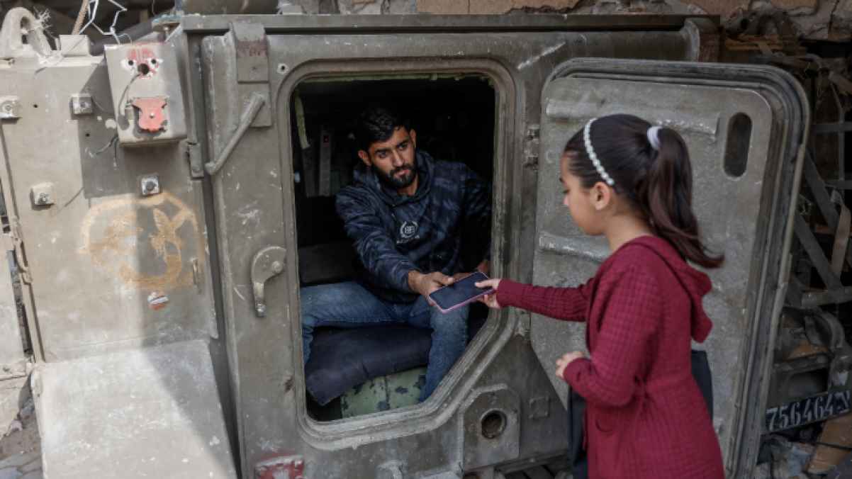 Yahya and Akram Akhzeiq… Two brothers turn an "Israeli" vehicle into a lifeline for Gaza – Photos