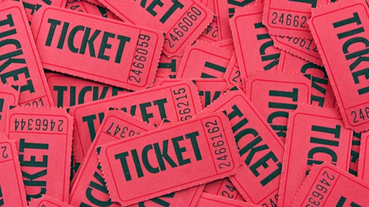 Family puts its house up for a public raffle