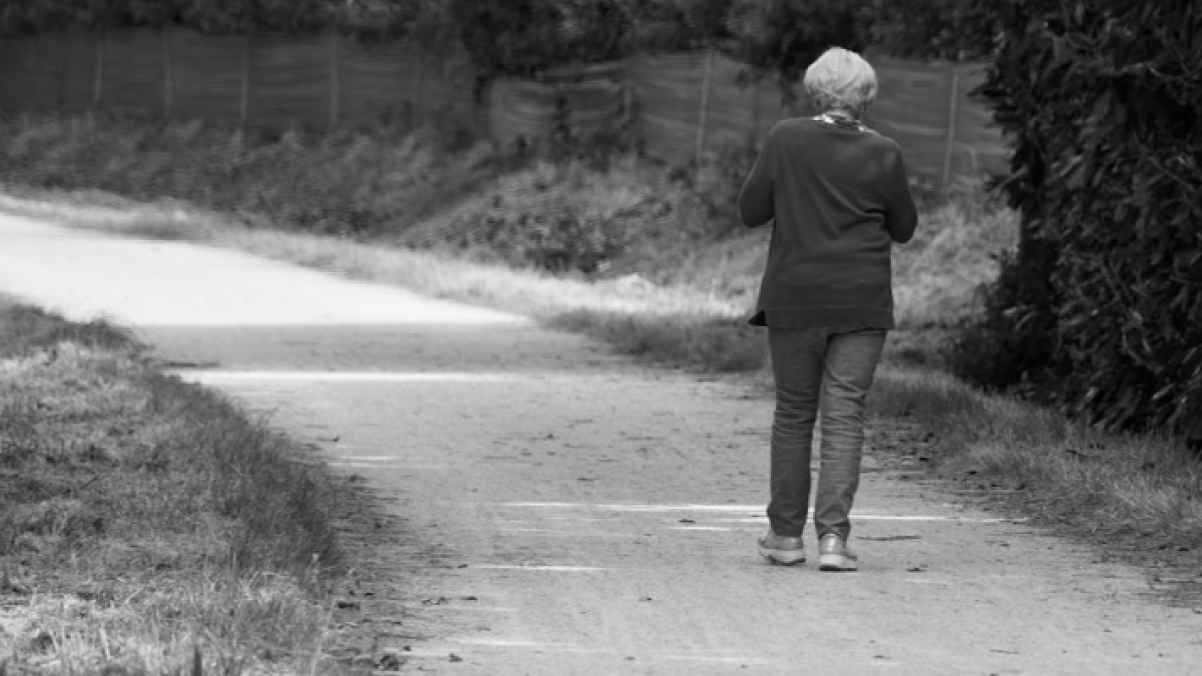 Elderly woman saves 31 people from near-fatal accident