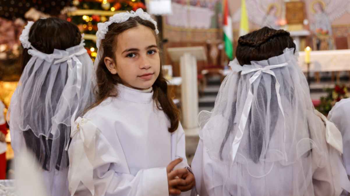 أصوات متألّمة تحت أضواء العالم.. ميلاد مختلف في غزة 