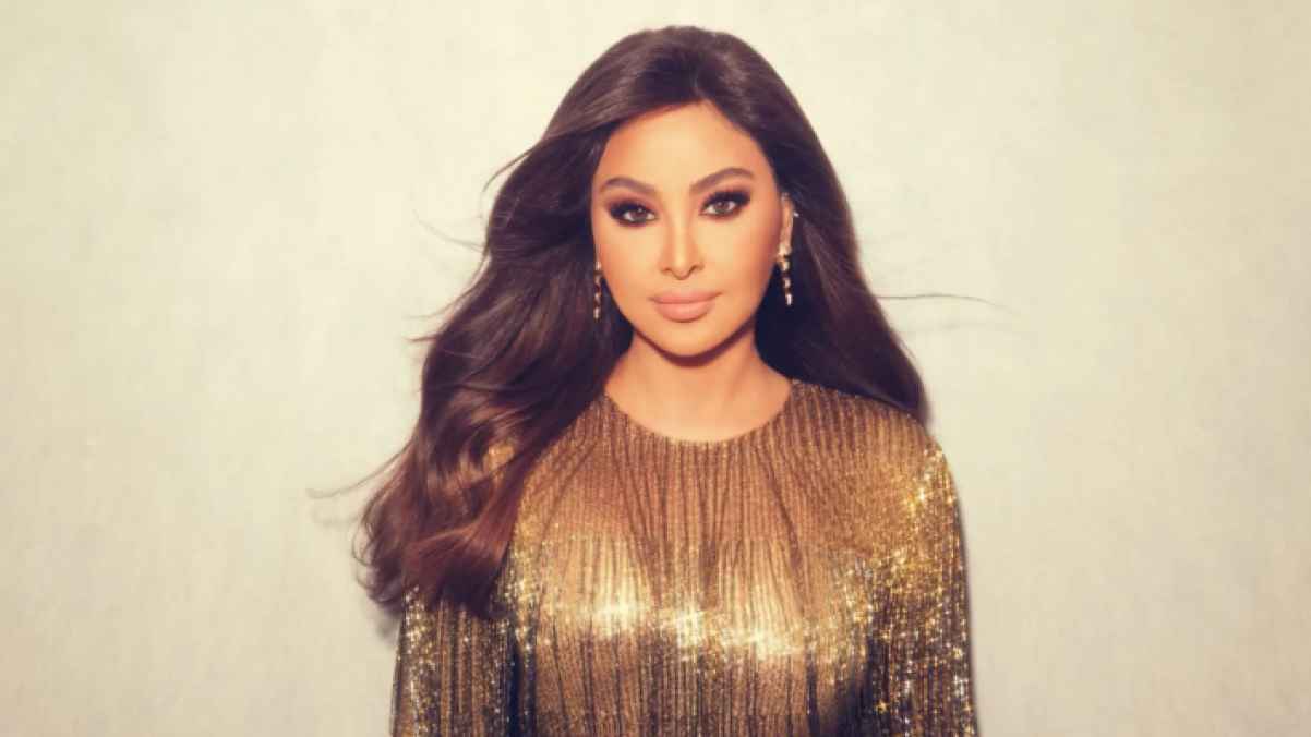 إليسا تحتفل بـ"الكريسماس" بإطلالة جذابة وتوجه رسالة لجمهورها 