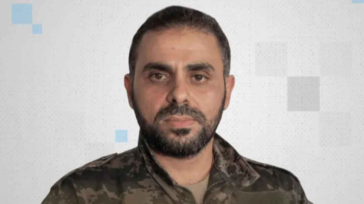 "حضن وسلام ودقائق معدودة" هكذا كانت اللحظات الأخيرة لـ"القائد الملثم" 