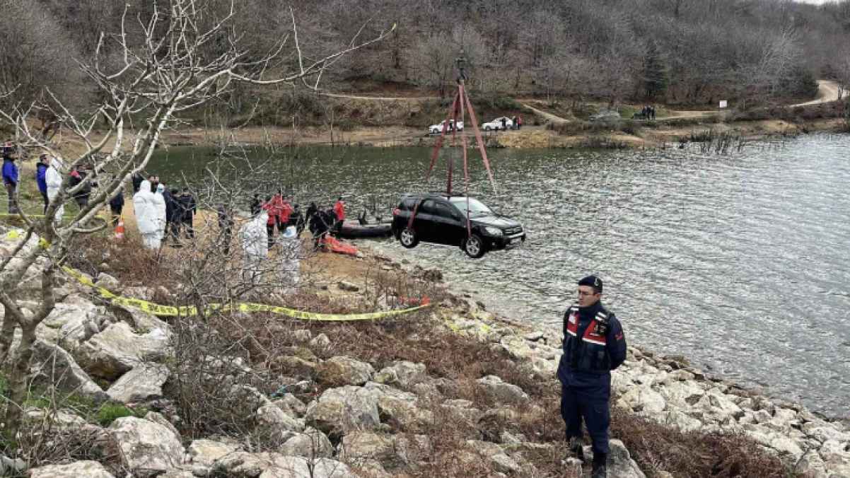 Video" Captures the Moment of Recovering a Young Woman’s Submerged Car After 8 Days of Disappearance"