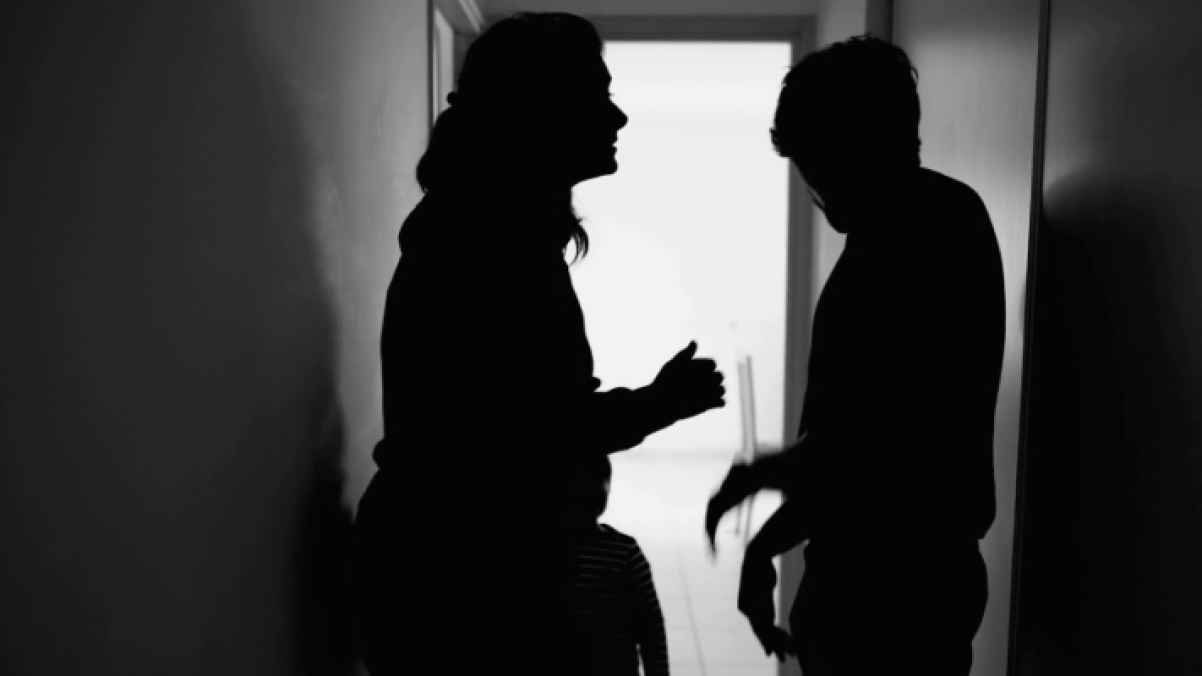 Judge Forces Woman to Publicly Apologize to Cheating Husband – Video