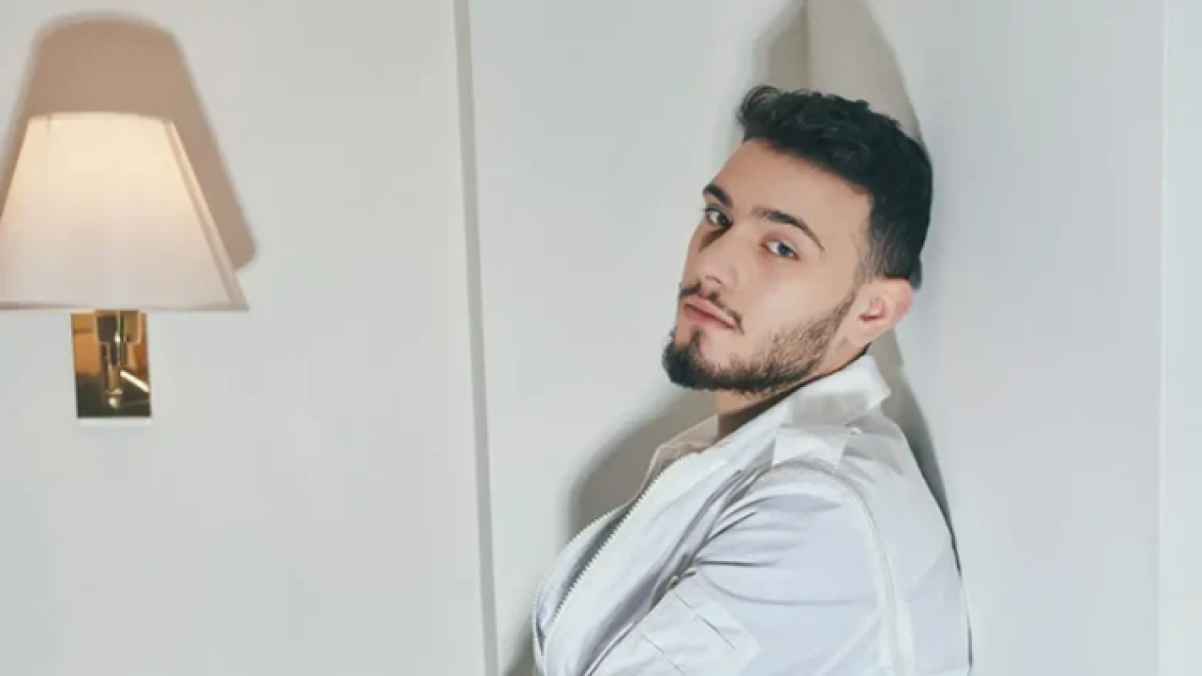 Al-Shami Sparks Controversy by the Way He Shook Hands with Nancy Ajram – Video