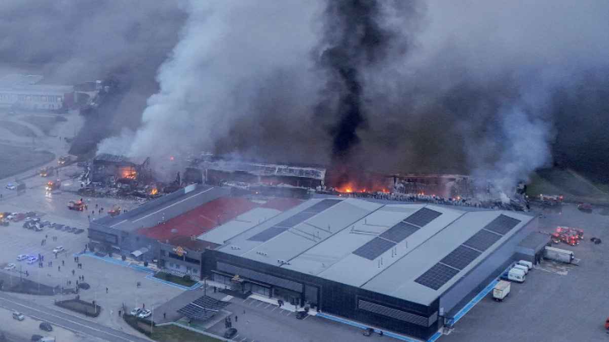 Massive fire at Greek biscuit factory leaves several dead